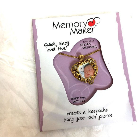 Photo Pendant Memory Maker Necklace NWOT - Picture 1 of 9